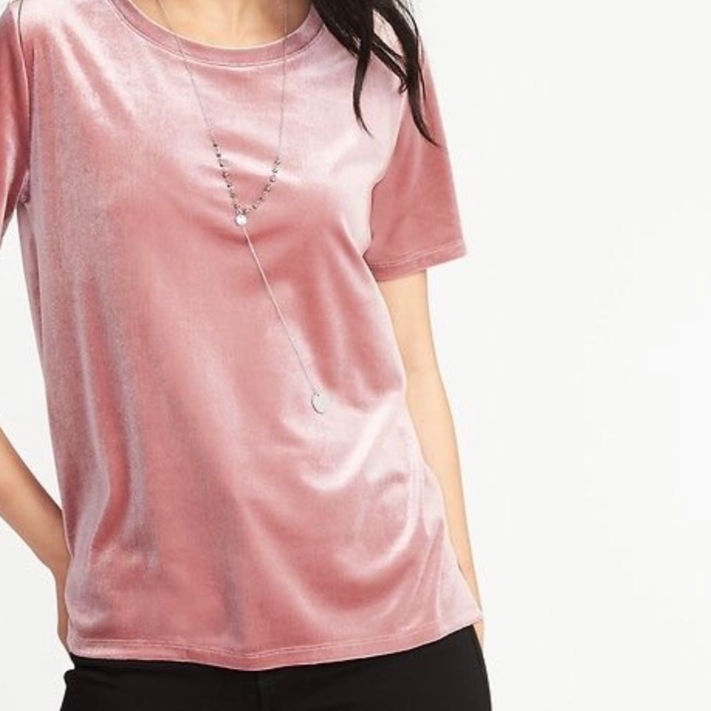 Old navy velvet tshirt in pink size large